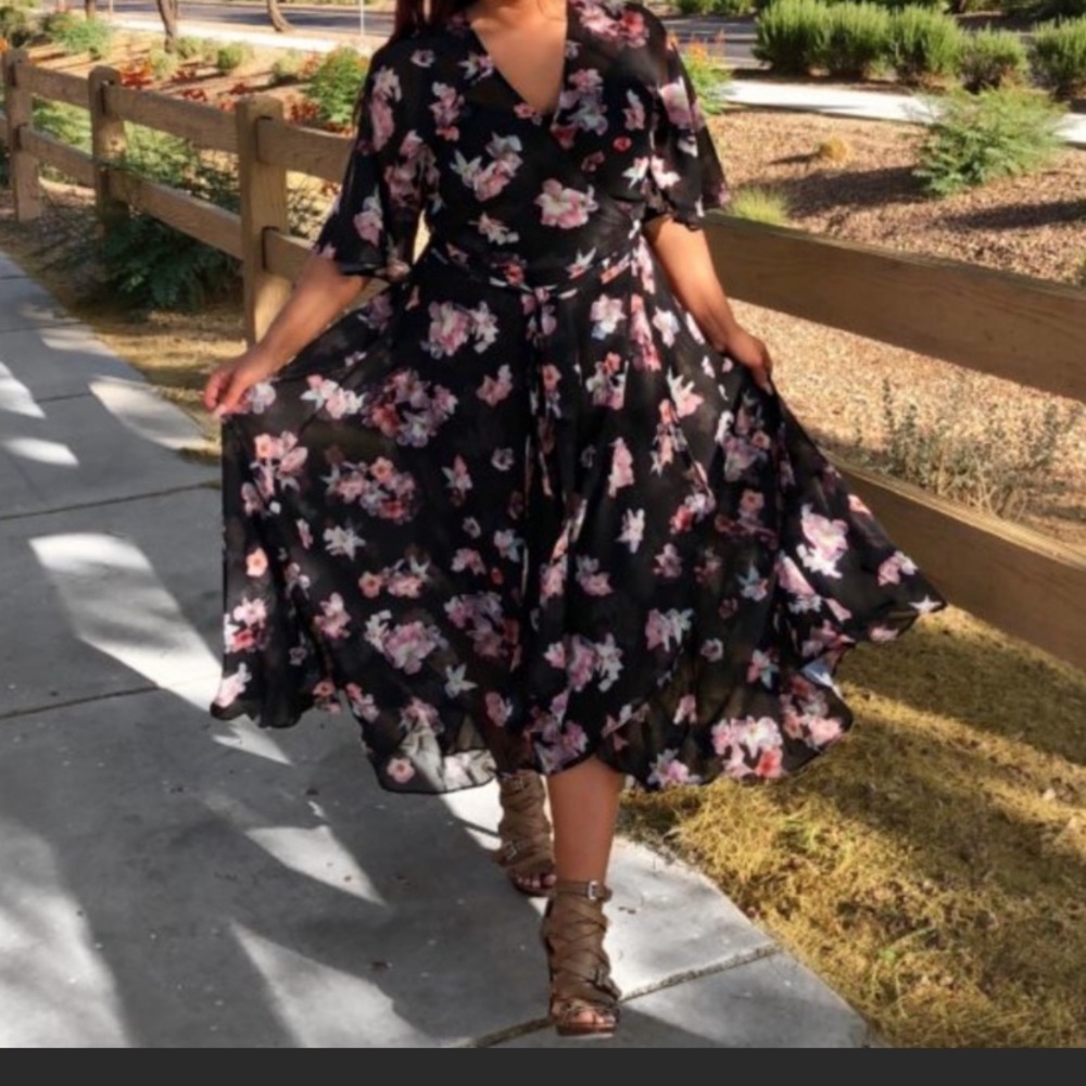 Dress - Picture 2 of 4